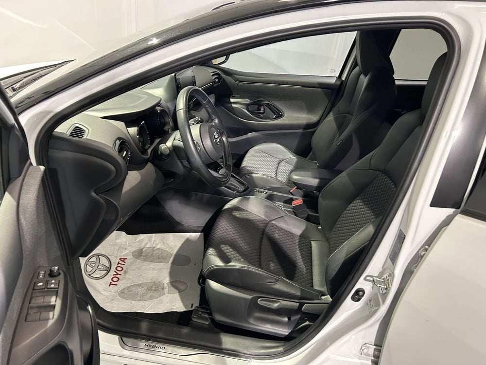 Toyota Yaris usata a Milano (11)