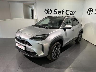 Toyota Yaris Cross 1.5 Hybrid 5p. E-CVT AWD-i Lounge nuova a Milano