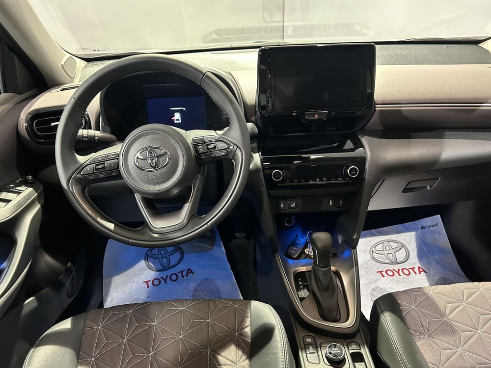 Toyota Yaris Cross nuova a Milano (10)