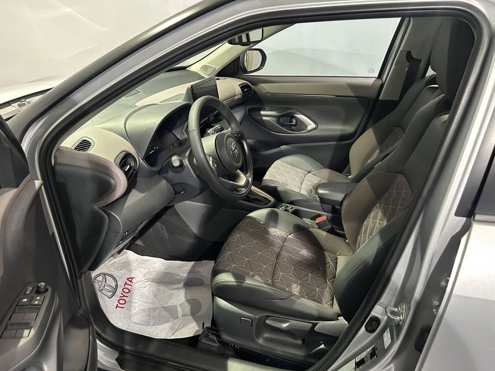 Toyota Yaris Cross nuova a Milano (11)