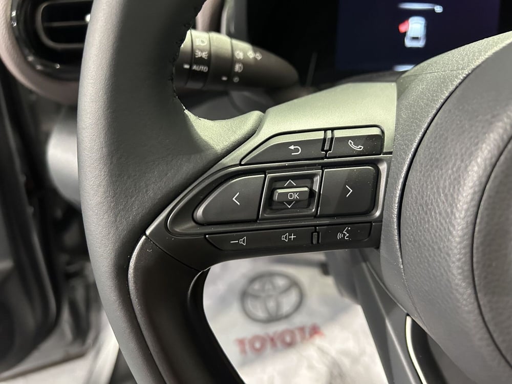 Toyota Yaris Cross nuova a Milano (16)
