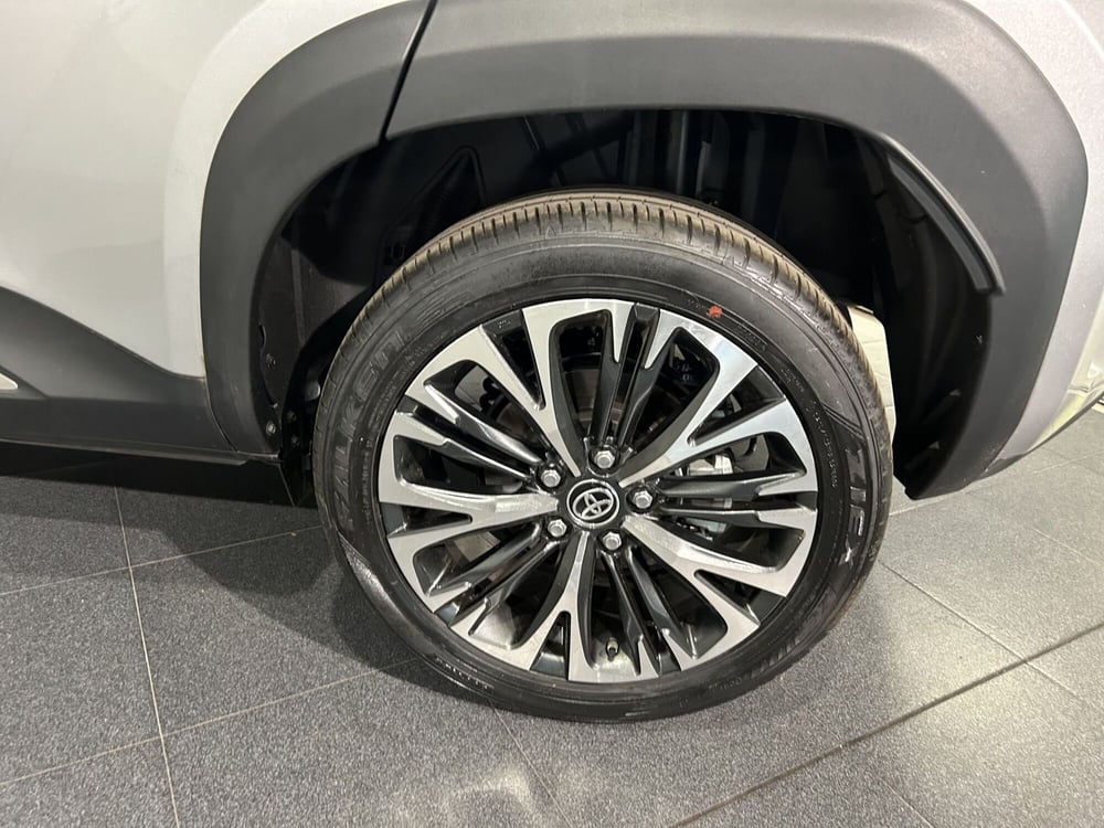 Toyota Yaris Cross nuova a Milano (7)