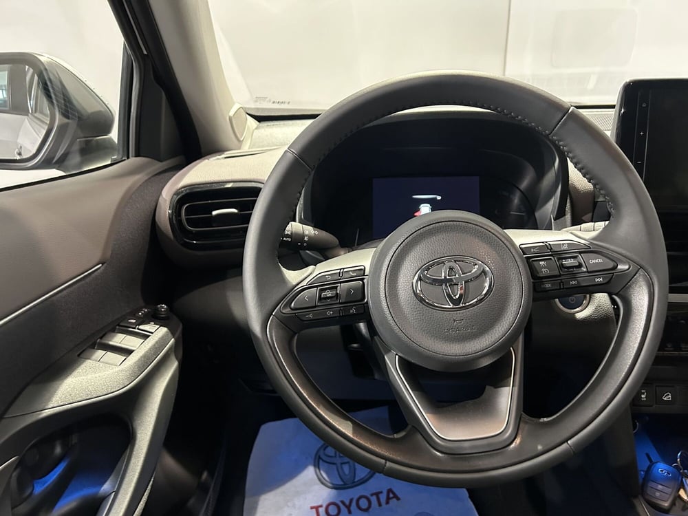 Toyota Yaris Cross nuova a Milano (8)
