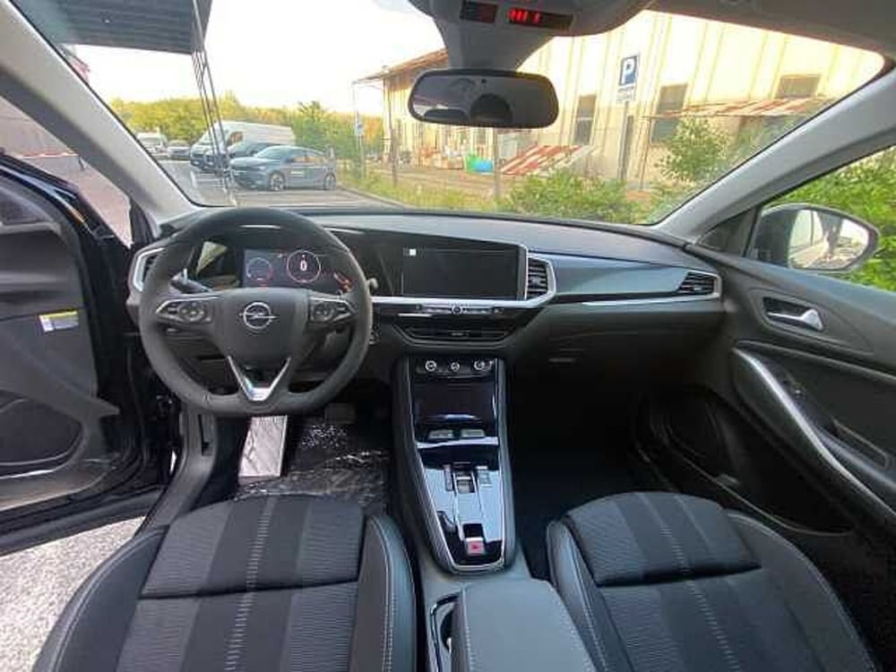 Opel Grandland nuova a Siena (14)