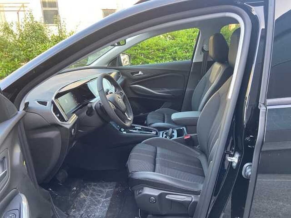 Opel Grandland nuova a Siena (16)