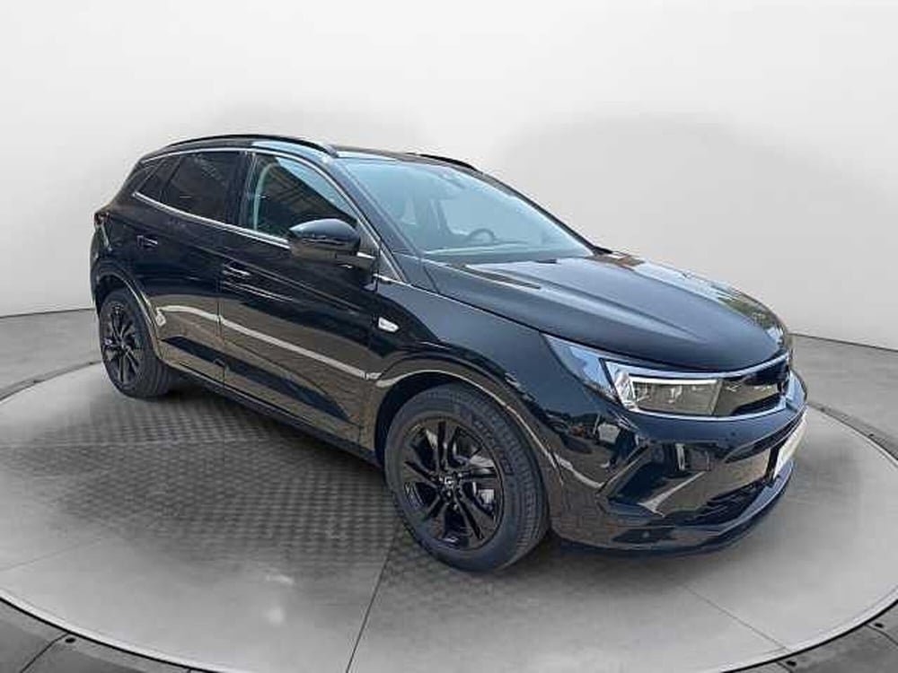 Opel Grandland nuova a Siena (4)