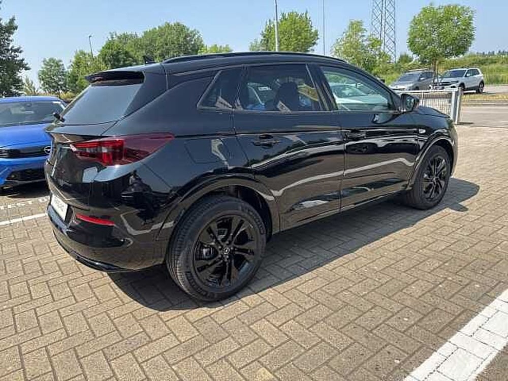 Opel Grandland nuova a Siena (6)