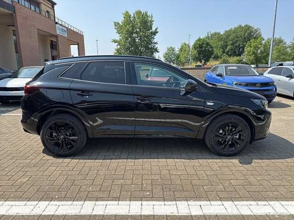 Opel Grandland nuova a Siena (8)