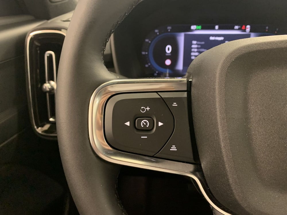 Volvo XC40 nuova a Ferrara (18)