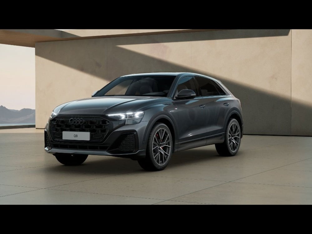 Audi Q8 Sportback nuova a Livorno
