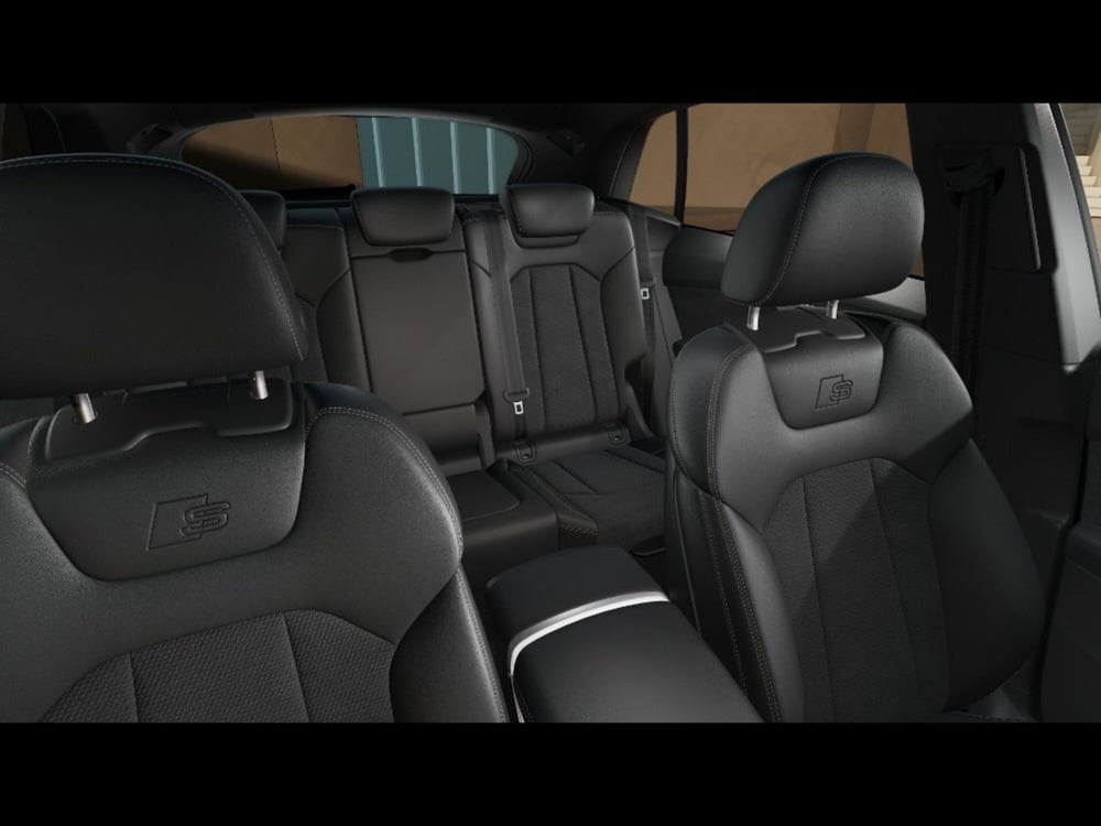 Audi Q8 Sportback nuova a Livorno (11)