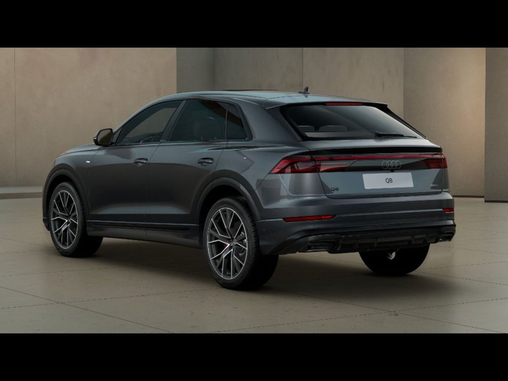 Audi Q8 Sportback nuova a Livorno (3)