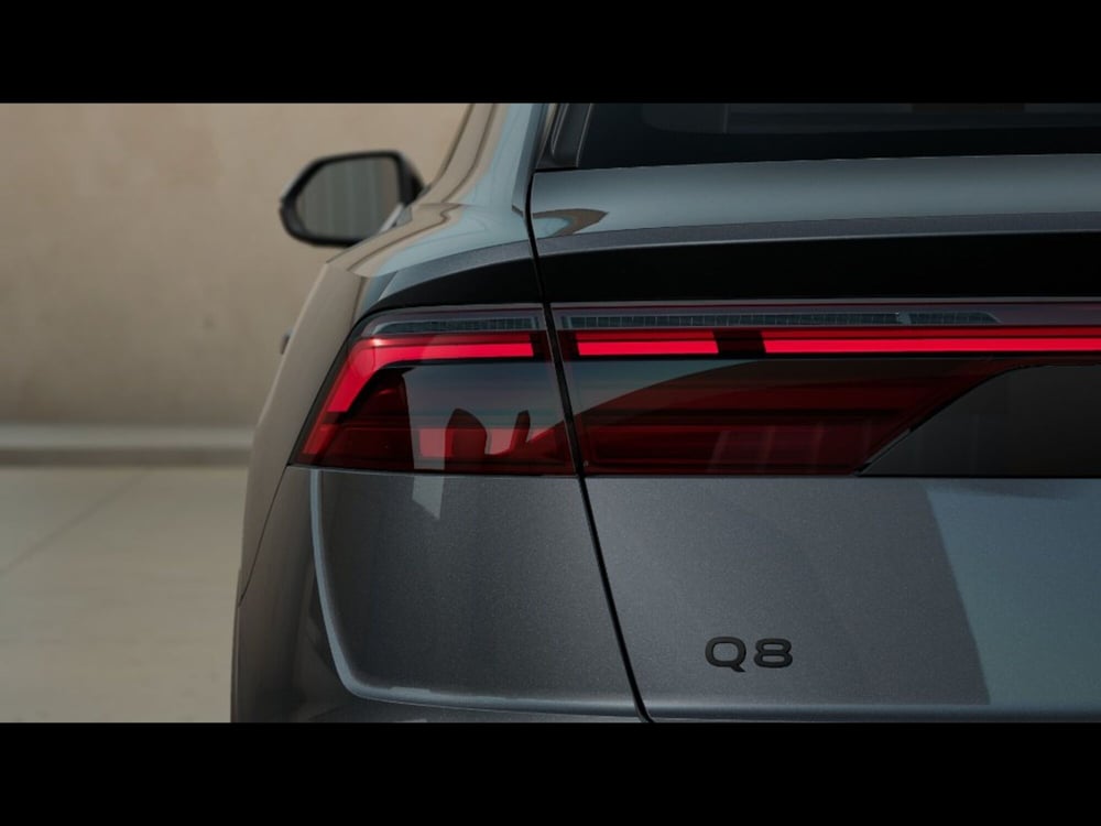 Audi Q8 Sportback nuova a Livorno (7)