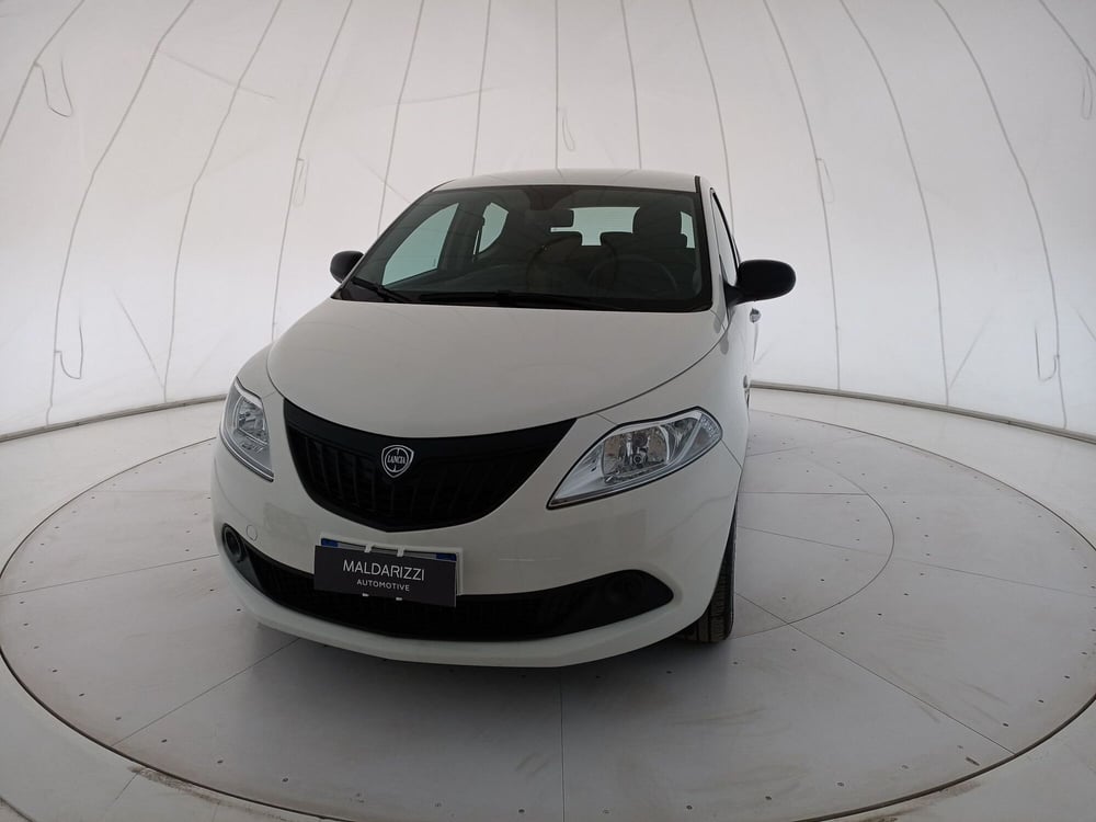 Lancia Ypsilon usata a Bari