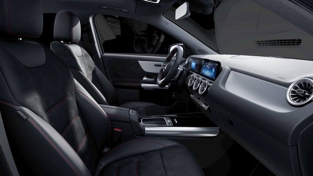 Mercedes-Benz GLA SUV nuova a Milano (7)
