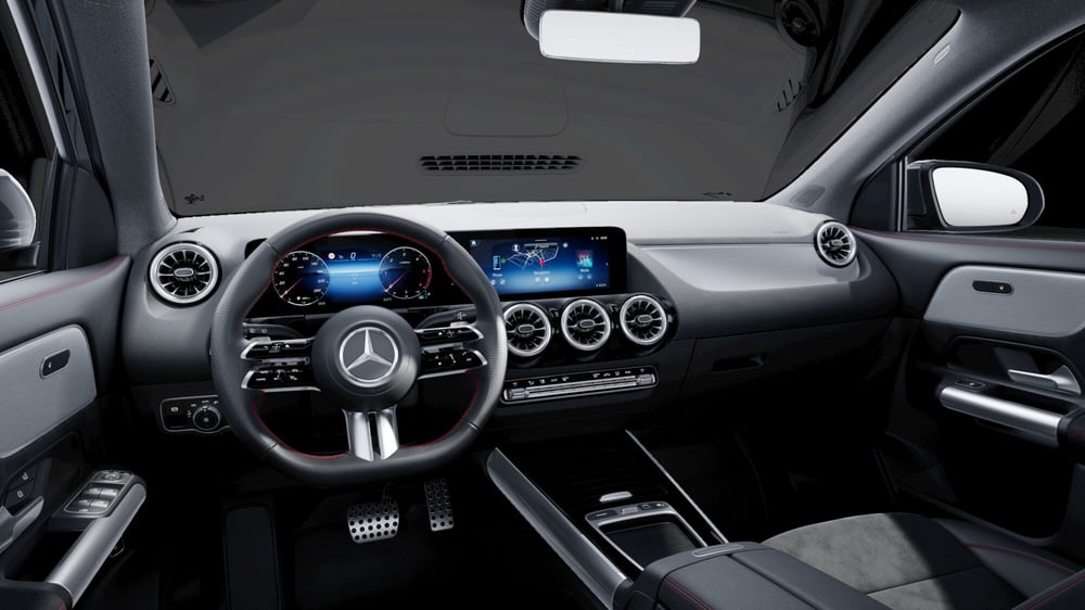 Mercedes-Benz GLA SUV nuova a Milano (8)