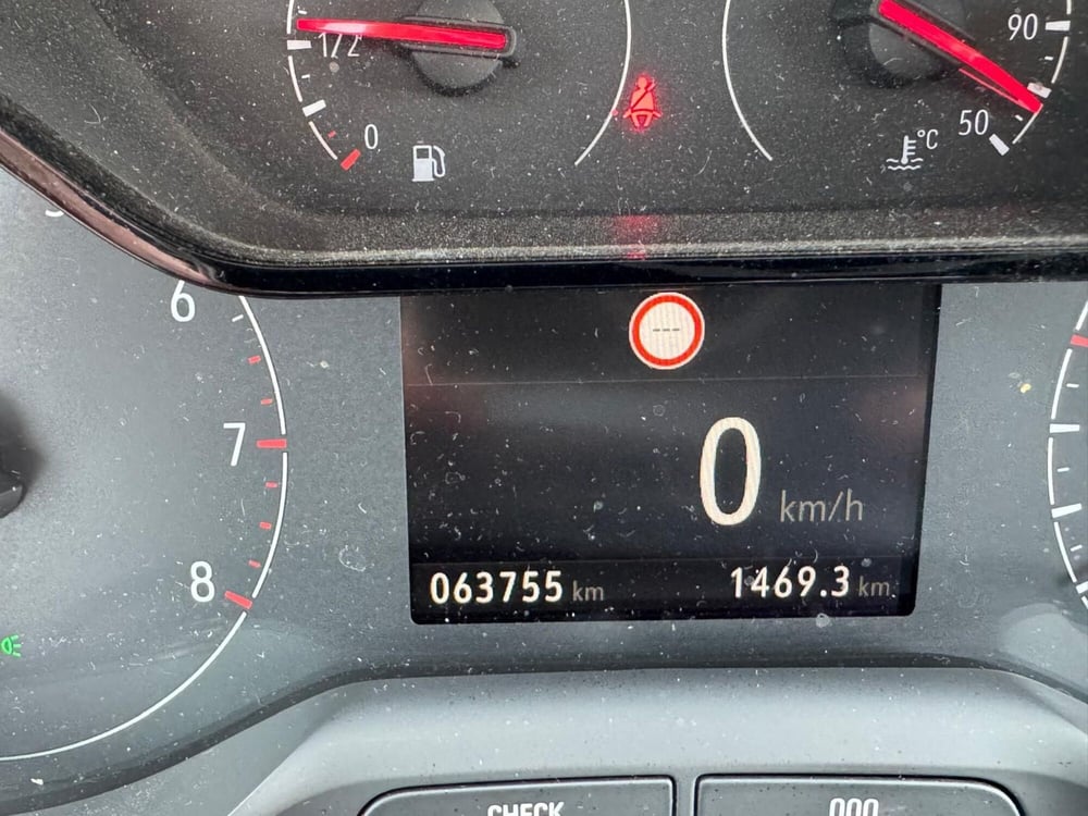 Opel Crossland X usata a Ferrara (12)