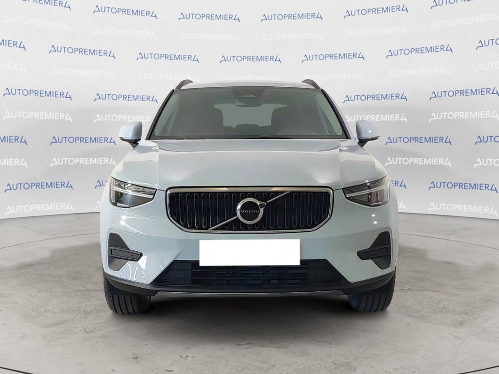 Volvo XC40 nuova a Como (2)