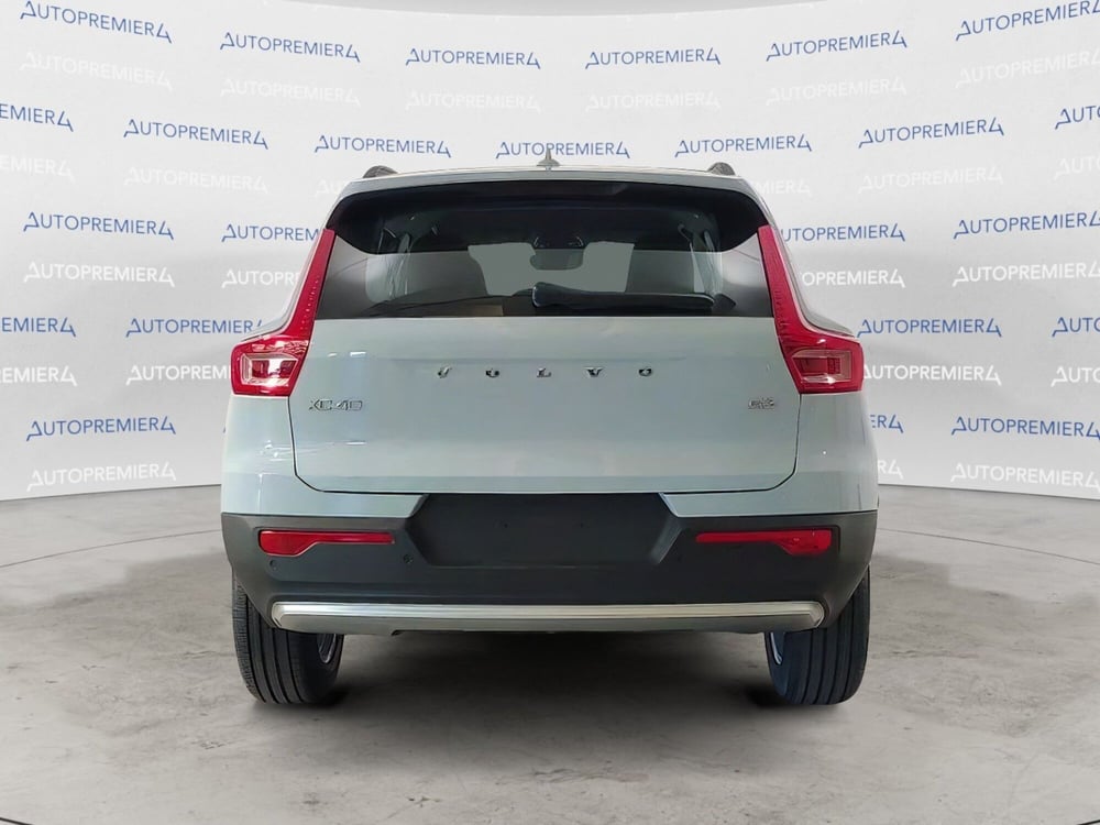 Volvo XC40 nuova a Como (4)