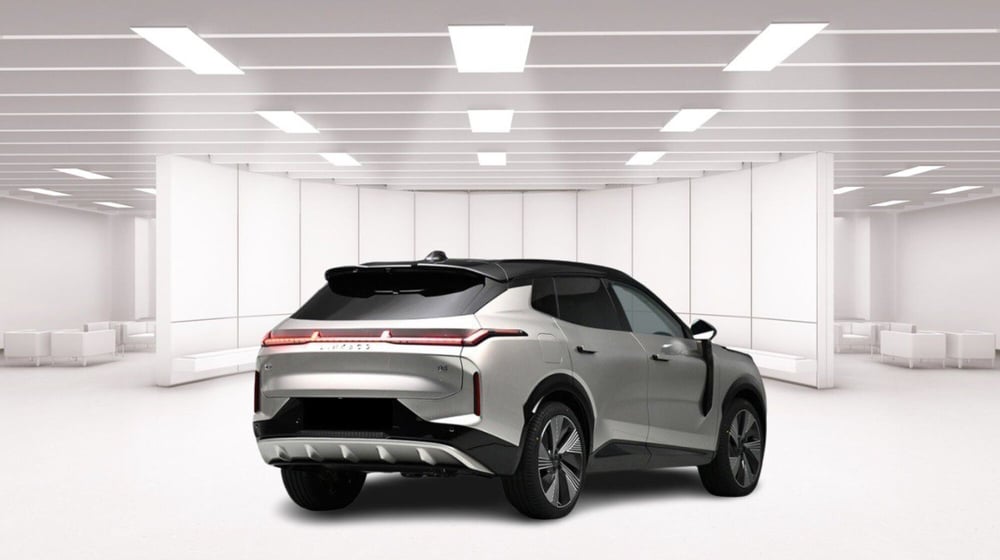 Lynk & Co 08 nuova a Como (2)