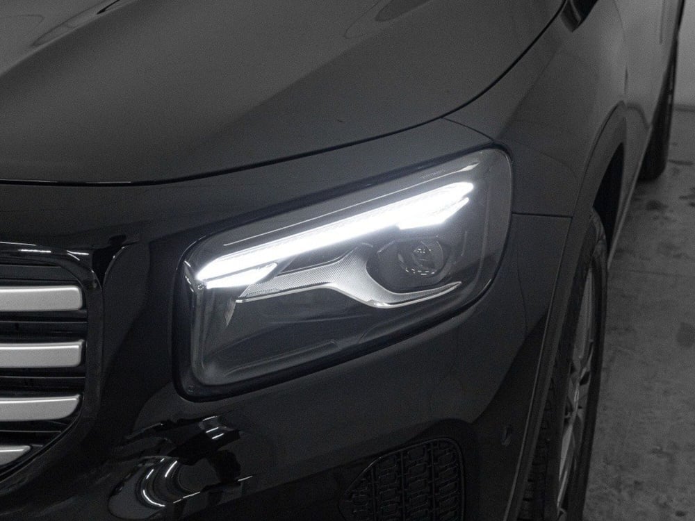 Mercedes-Benz GLB nuova a Macerata (2)