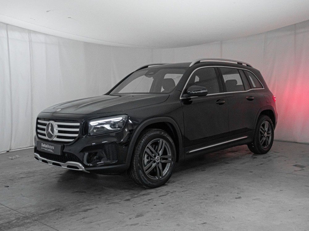 Mercedes-Benz GLB nuova a Macerata (3)