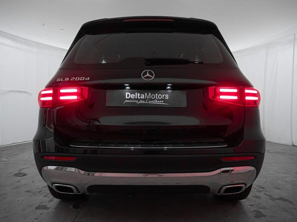 Mercedes-Benz GLB nuova a Macerata (6)