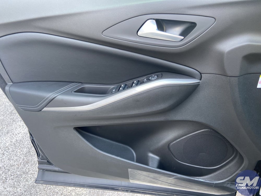 Opel Grandland nuova a Siena (15)