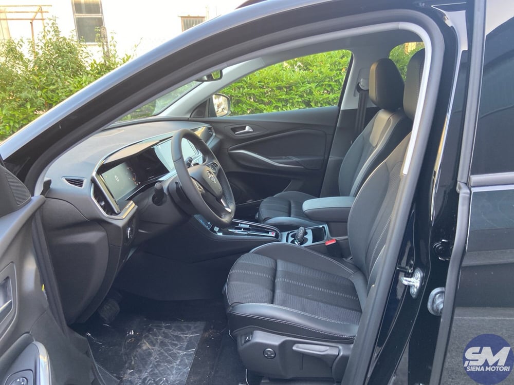 Opel Grandland nuova a Siena (16)