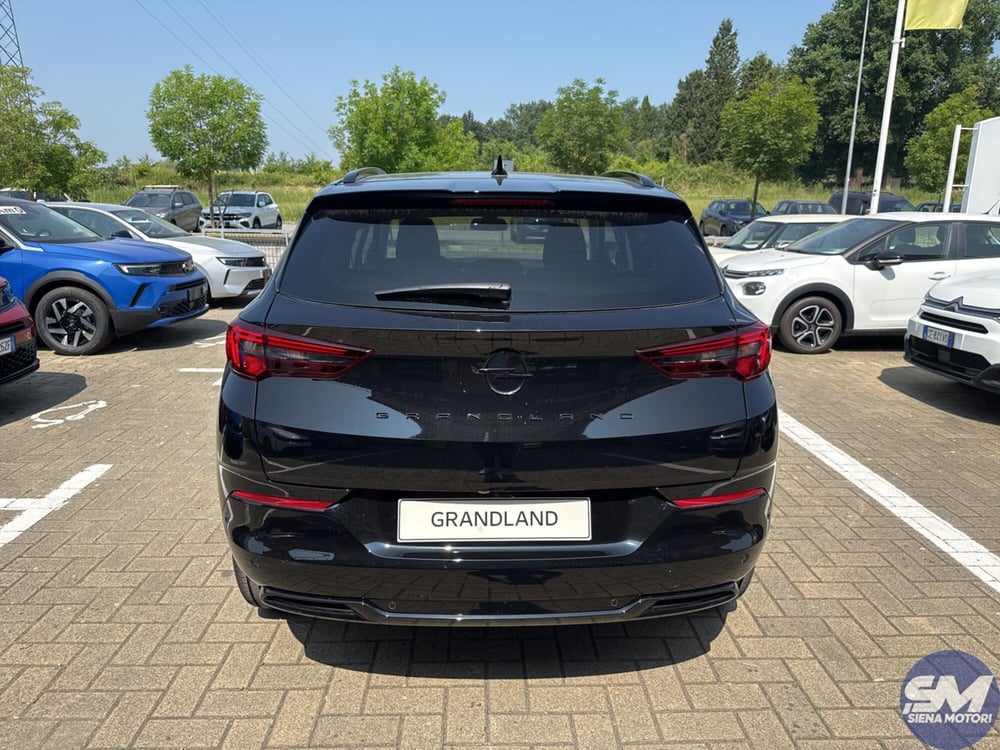 Opel Grandland nuova a Siena (3)