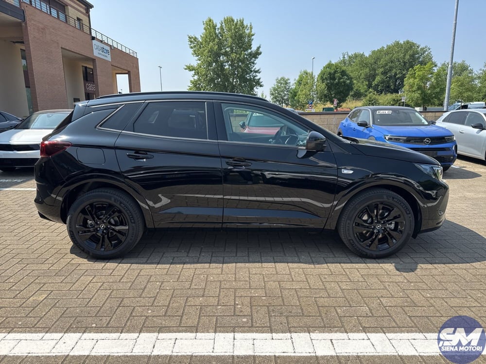 Opel Grandland nuova a Siena (8)