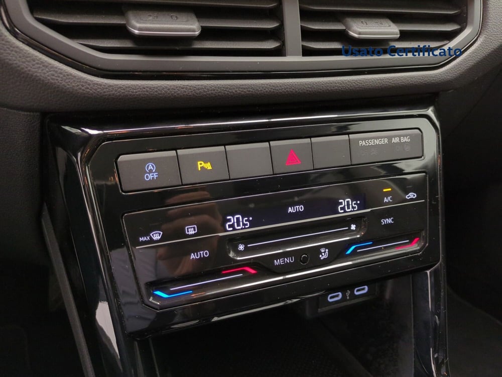 Volkswagen T-Cross usata a Avellino (19)