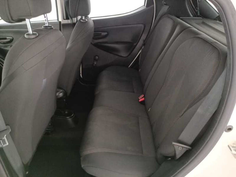 Lancia Ypsilon usata a Treviso (12)
