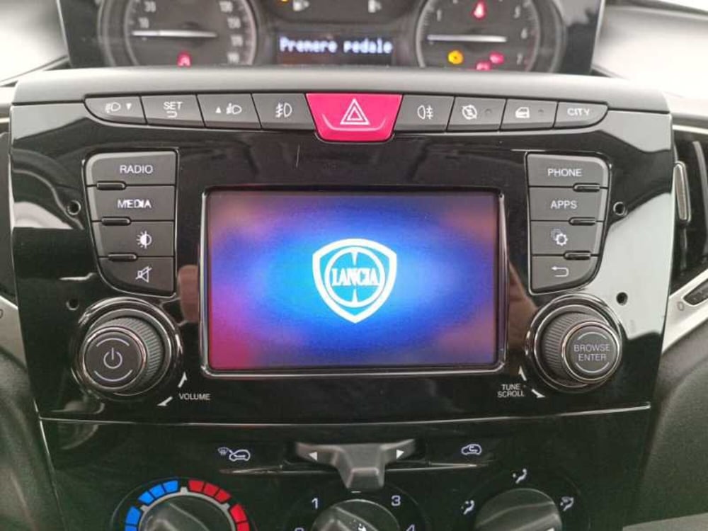 Lancia Ypsilon usata a Treviso (15)