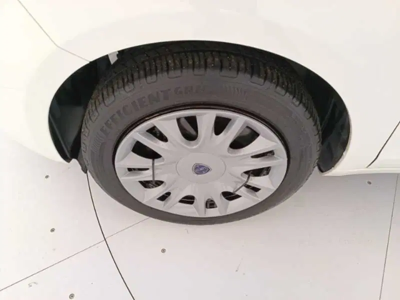 Lancia Ypsilon usata a Treviso (19)