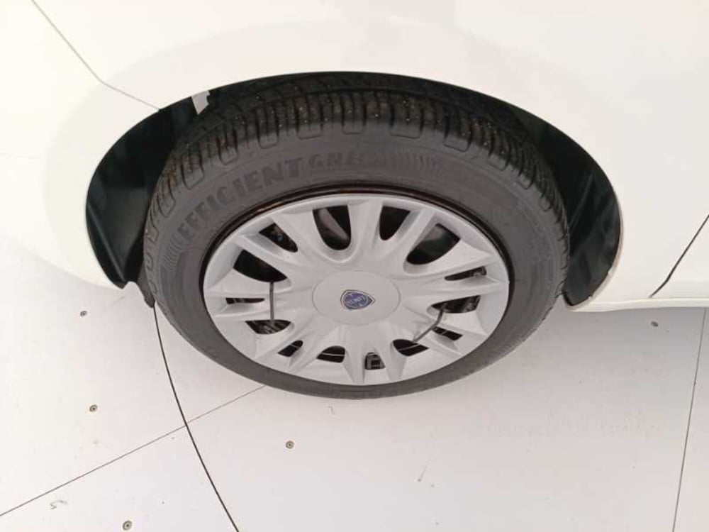 Lancia Ypsilon usata a Treviso (19)
