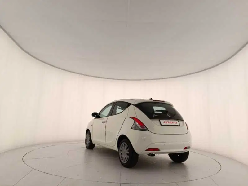 Lancia Ypsilon usata a Treviso (4)