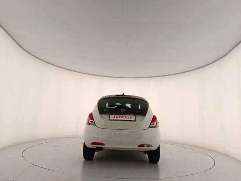 Lancia Ypsilon usata a Treviso (5)