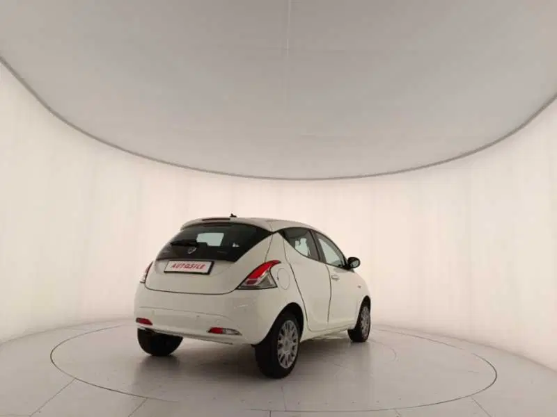 Lancia Ypsilon usata a Treviso (6)