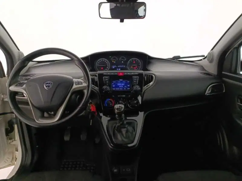 Lancia Ypsilon usata a Treviso (9)