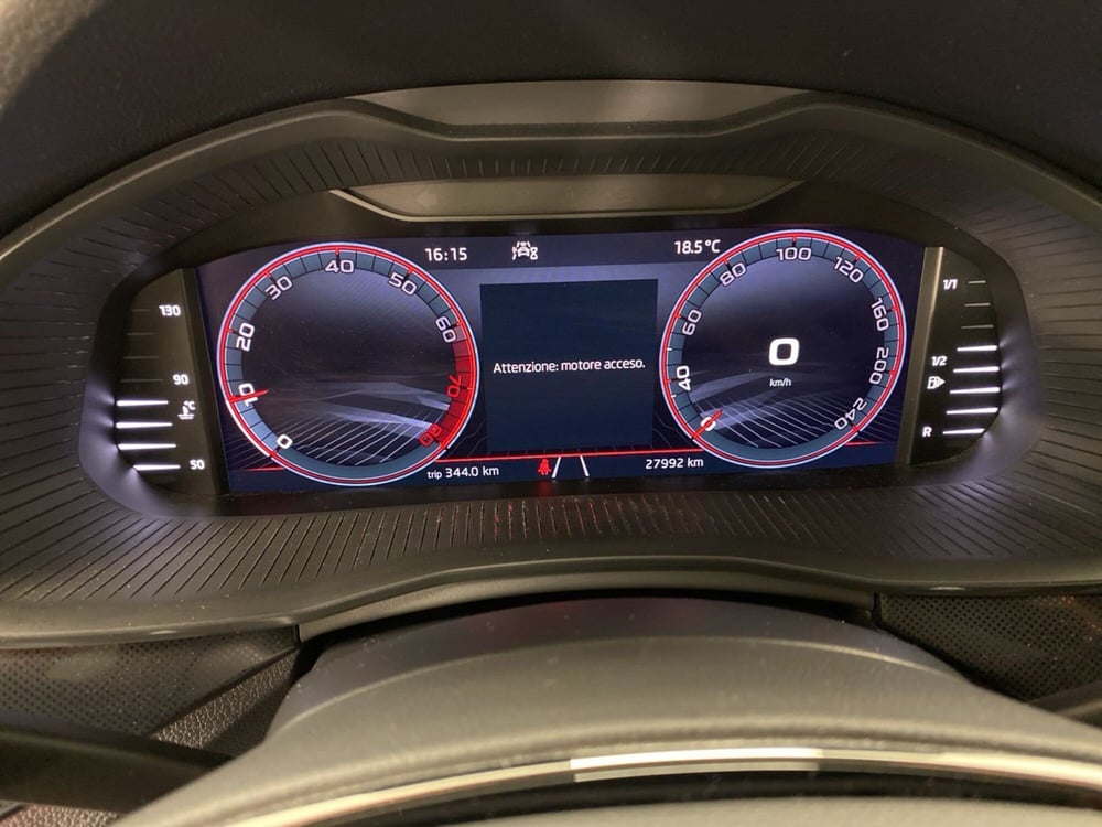 Skoda Kamiq usata a Varese (10)