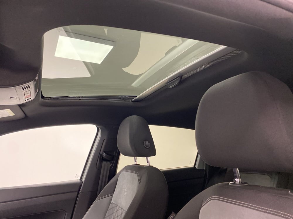 Volkswagen Taigo usata a Varese (11)