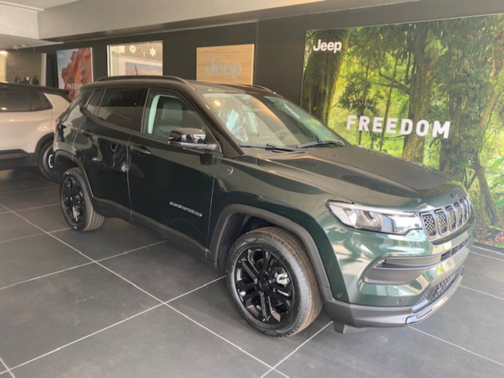 Jeep Compass nuova a Benevento (8)