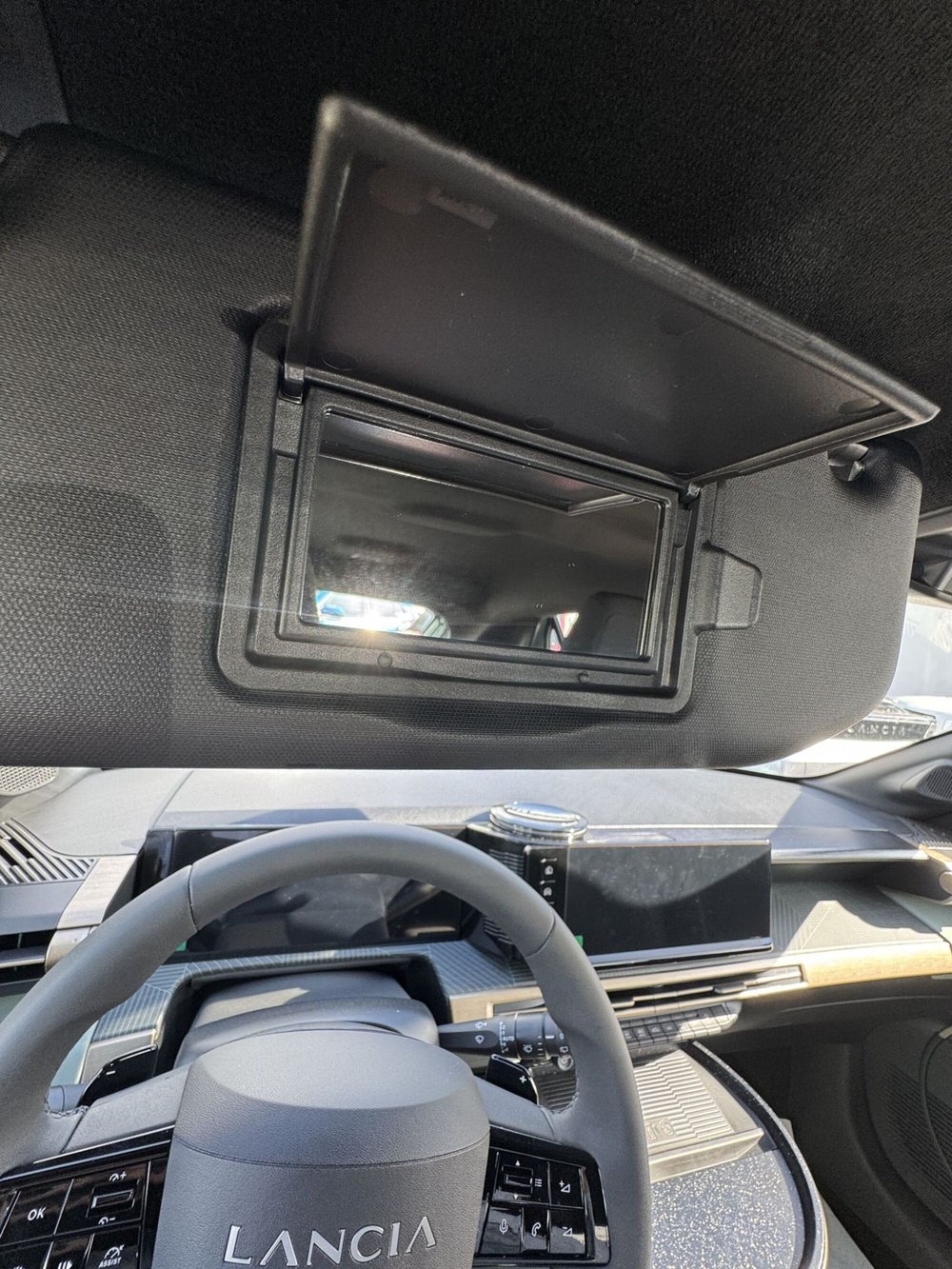 Lancia Ypsilon nuova a Frosinone (17)