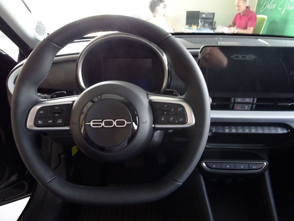 Fiat 600 nuova a Lucca (8)
