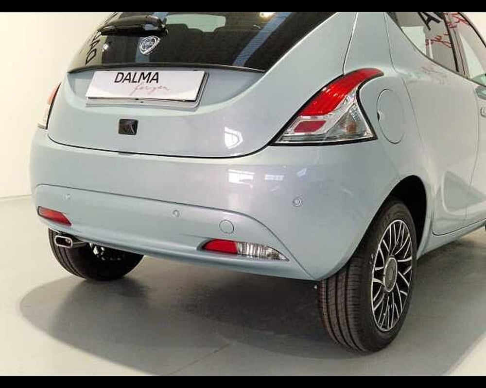 Lancia Ypsilon nuova a Milano (13)