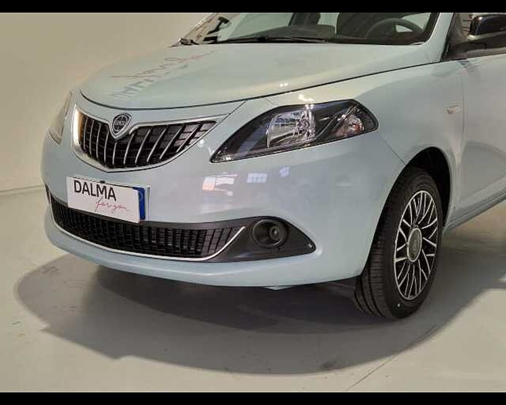 Lancia Ypsilon nuova a Milano (14)