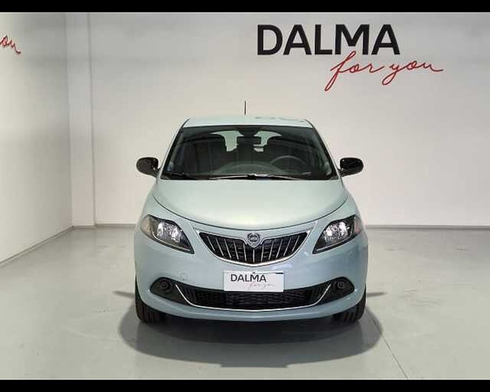 Lancia Ypsilon nuova a Milano (2)
