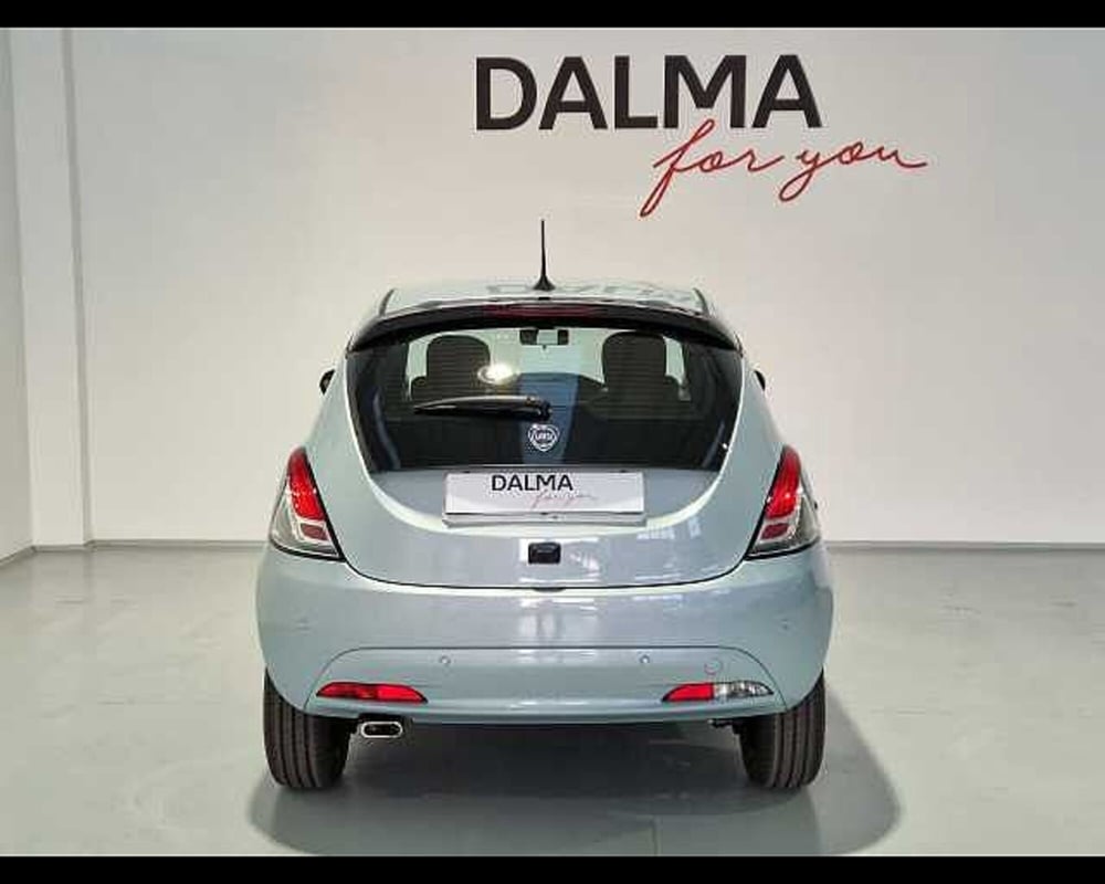 Lancia Ypsilon nuova a Milano (3)