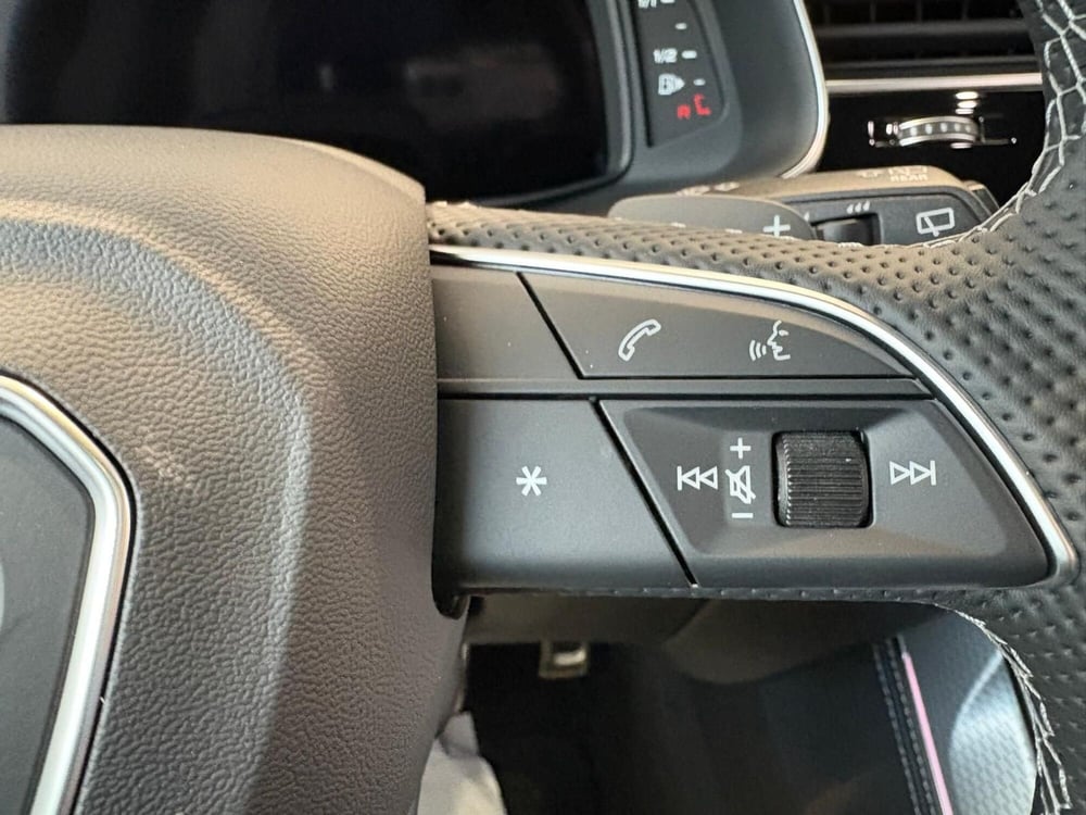 Audi Q8 nuova a Bari (8)